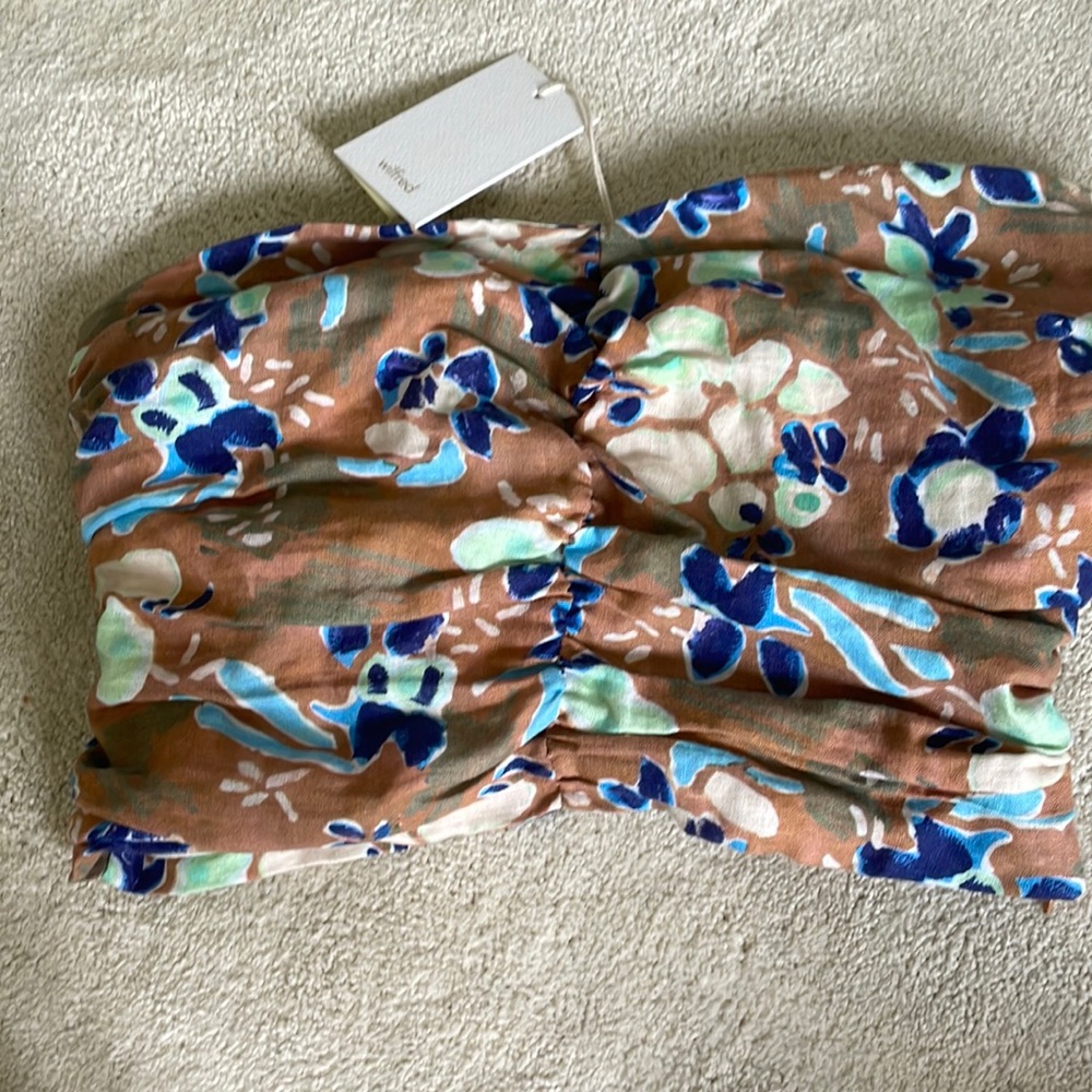 Brand new Aritzia top